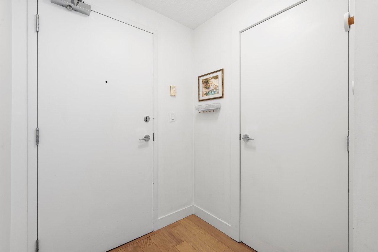 312-205 E 10th Ave