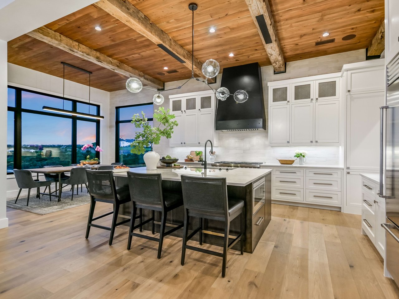 Alluring Amarra Masterpiece