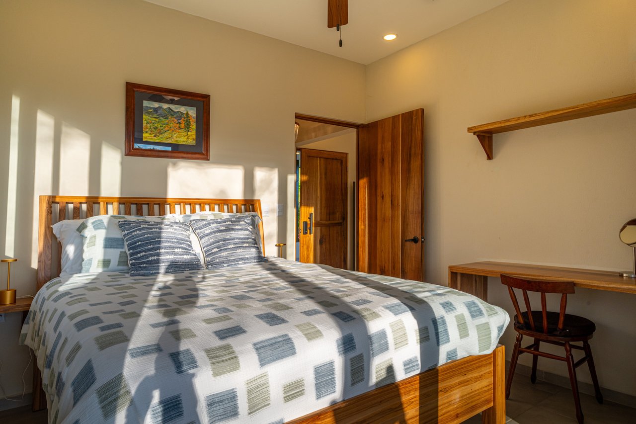 Contemporary Home and Guest House, Ojochal, Puntarenas