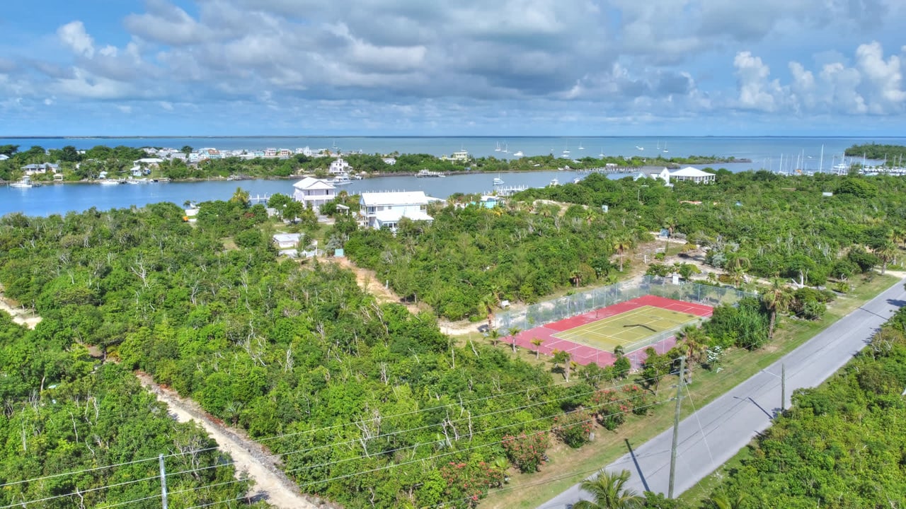 The Leeward Yacht Club Green