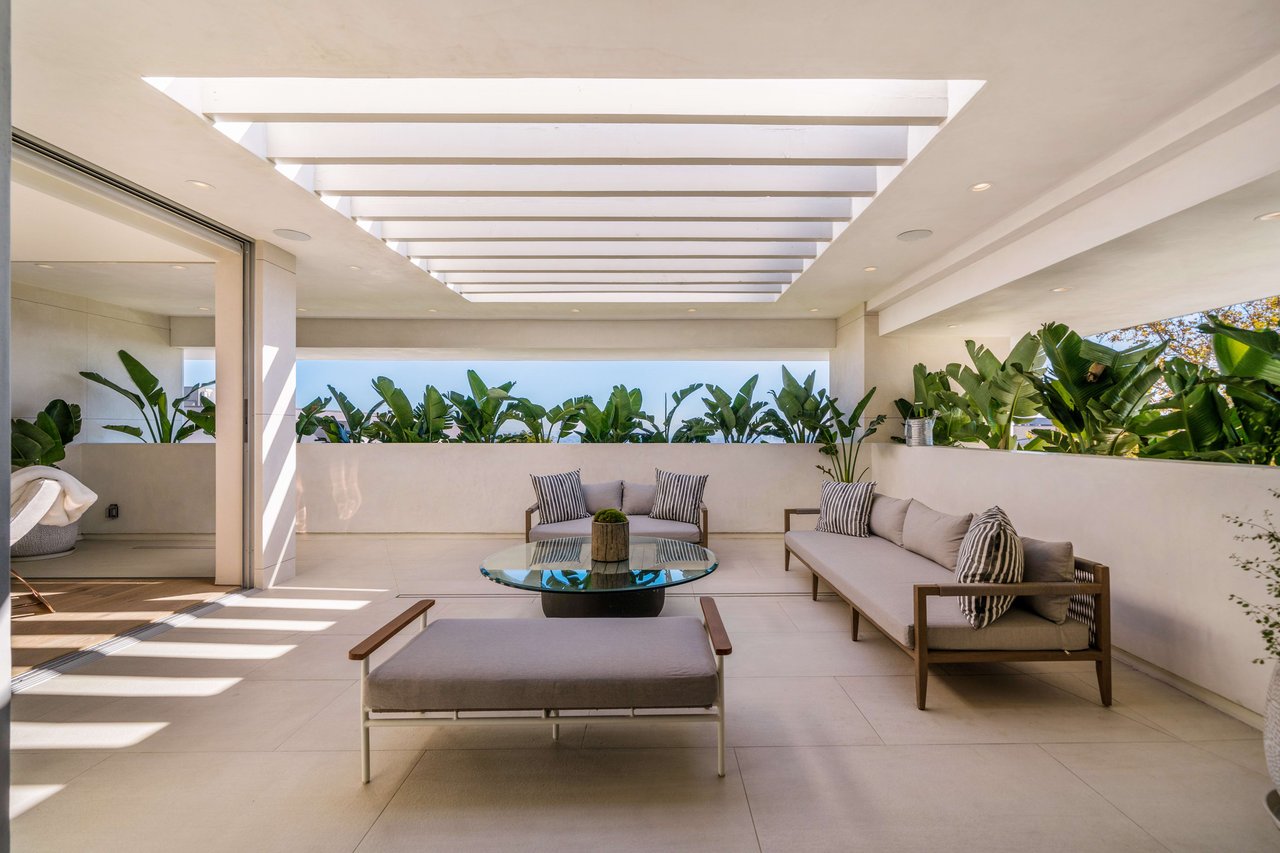 The Apex HH | 7115 Macapa Drive