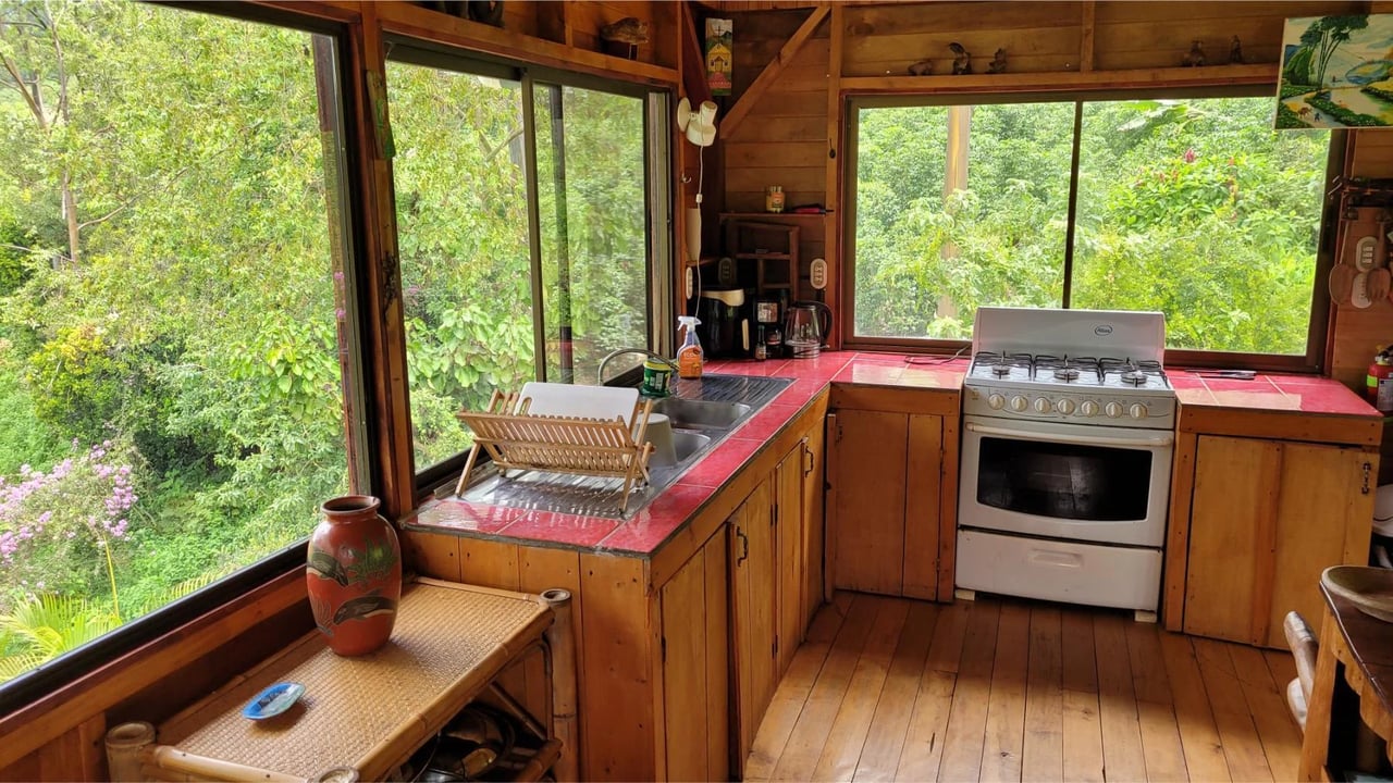 Mountain Retreat with Guest Cabin, Perez Zeledon, San Jose