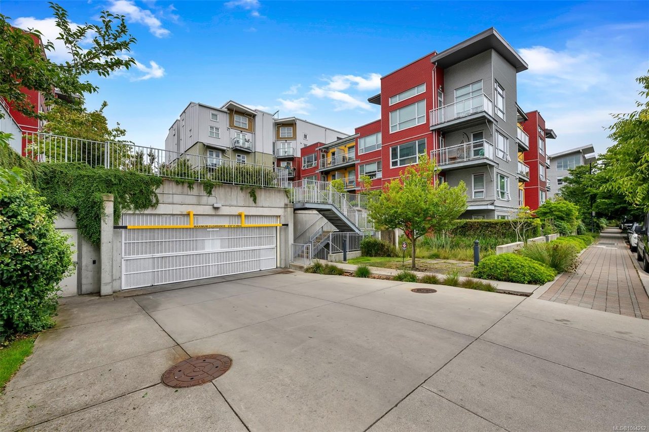 208-787 TYEE Rd, Victoria