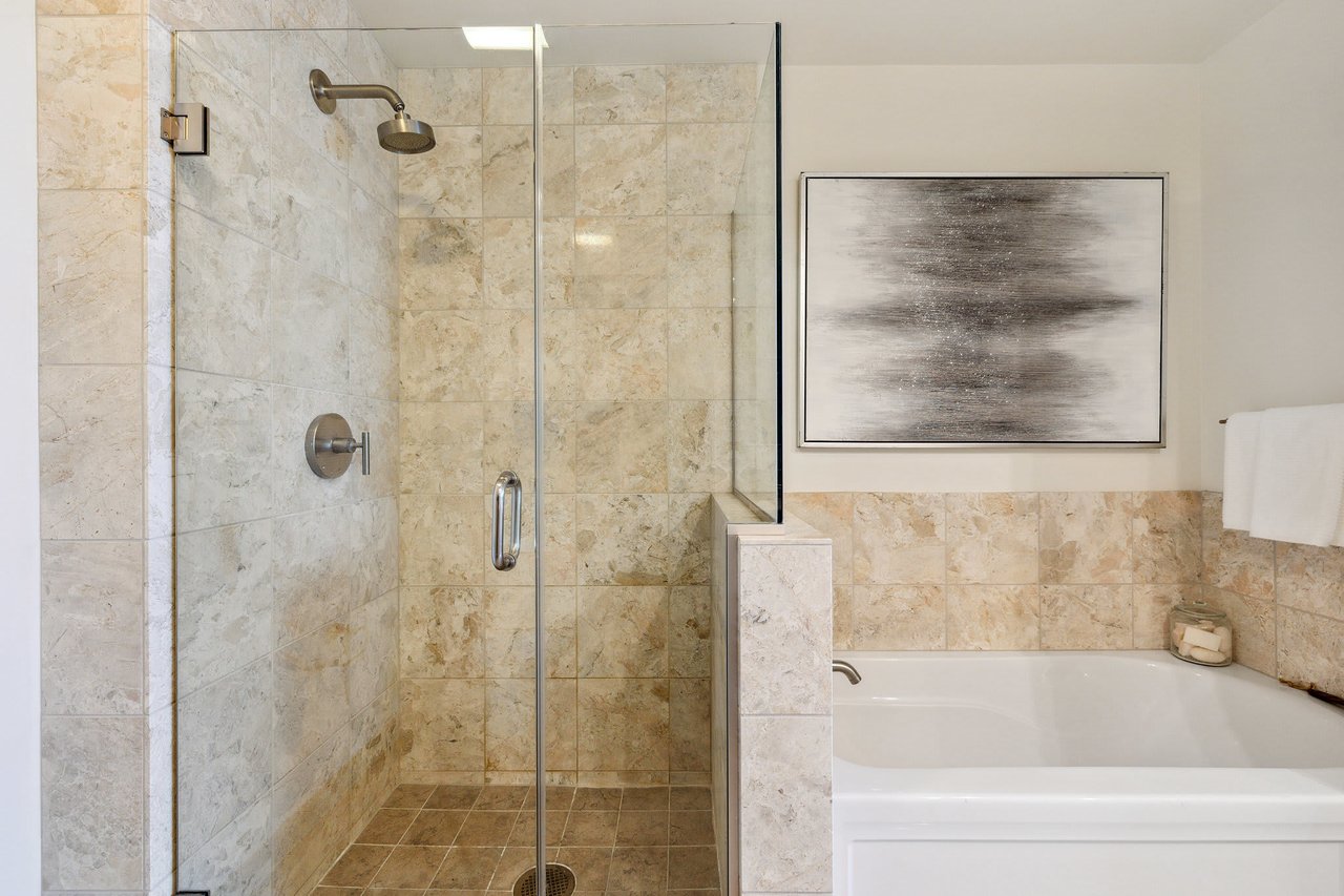 425 1st Street Unit: 4306