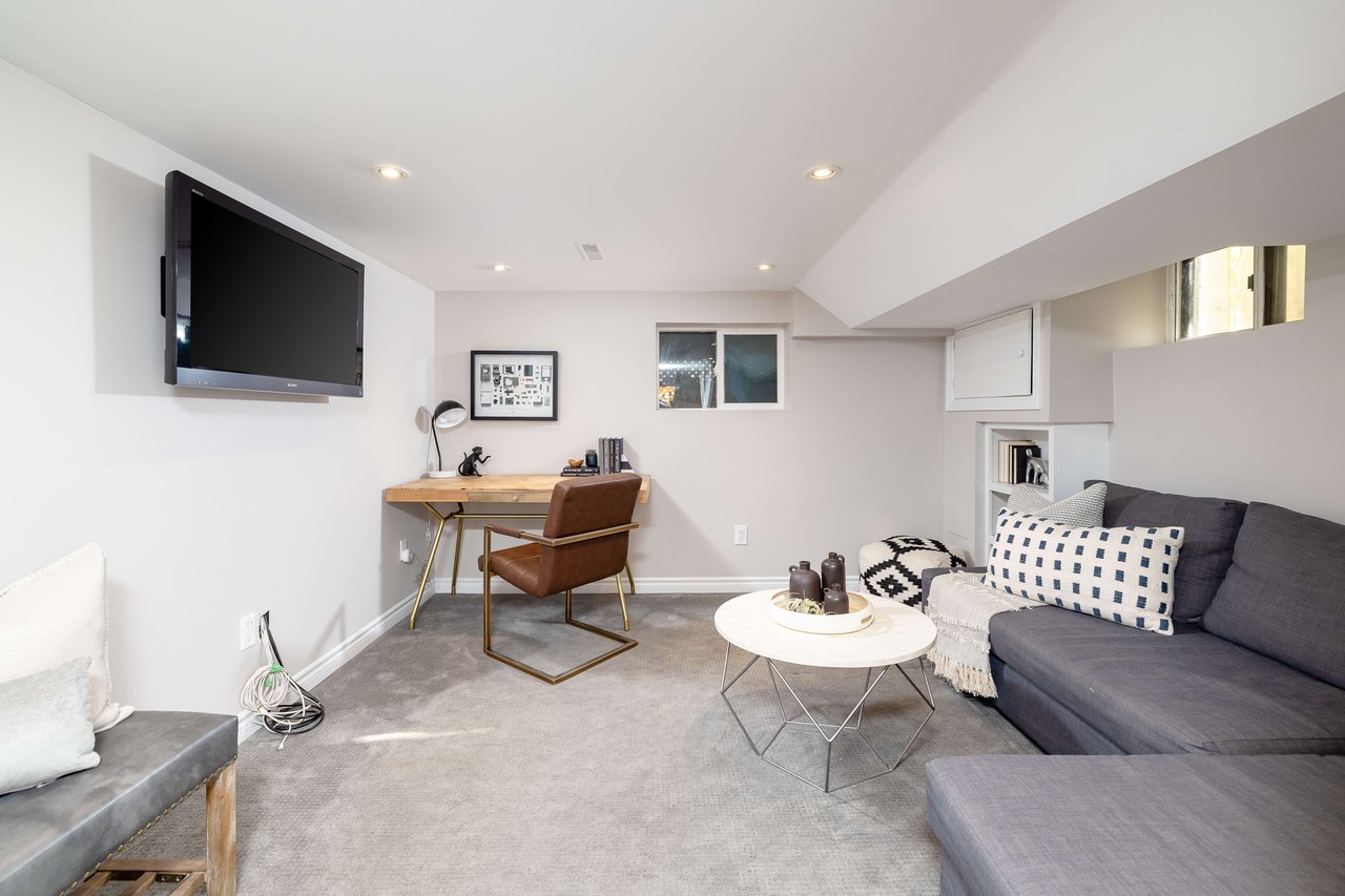 74 Duvernet Ave