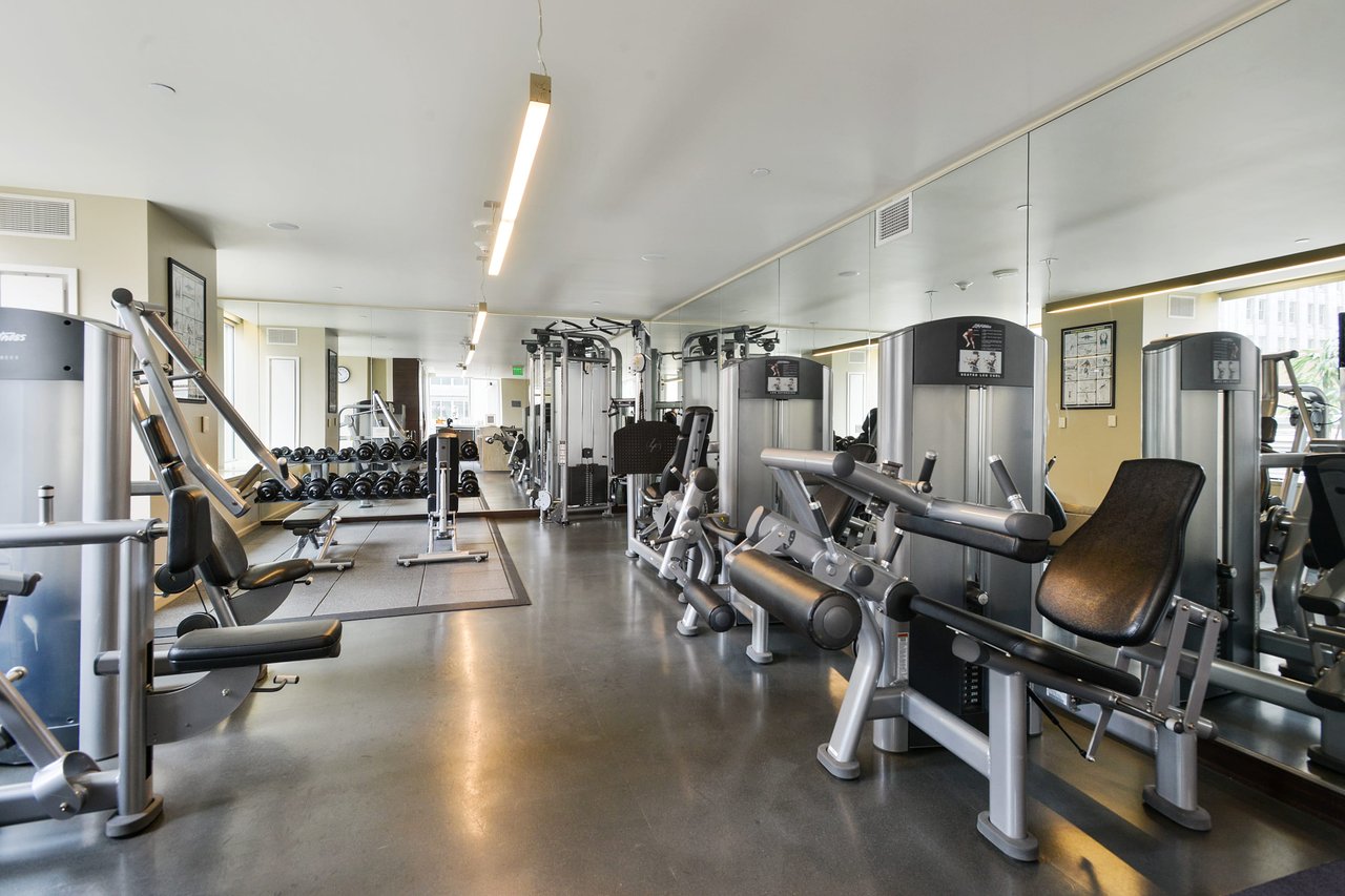 St Regis Residence 32C