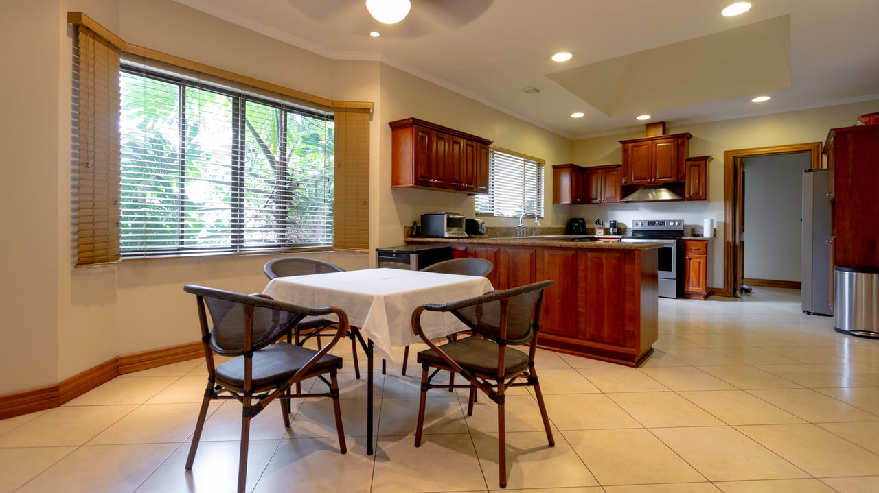 Single Level Gated Residence, Santa Ana, San Jose