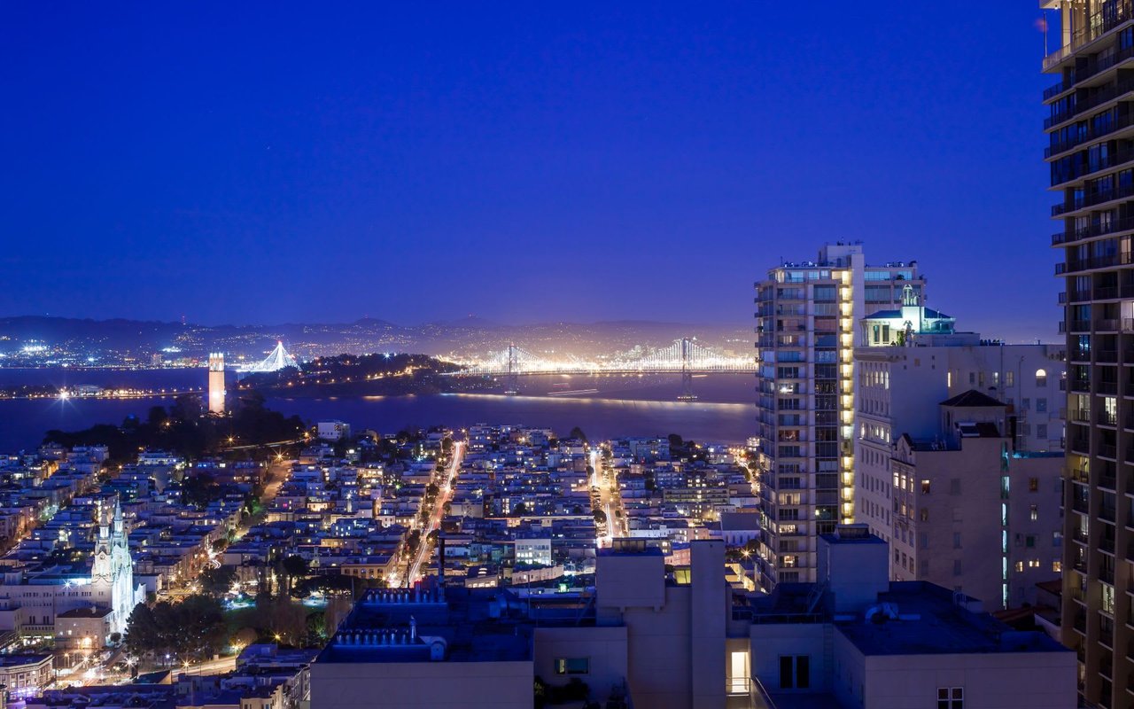 Panoramic Views at 1070 Green