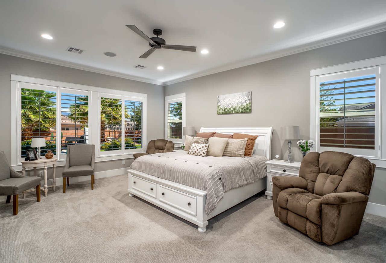 258 W Blue Quartz Dr