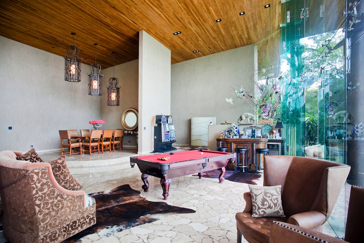 Private Secure Garden Estate, Escazu, San Jose