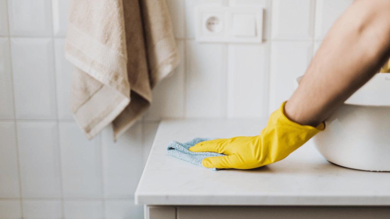 6 Hacks to Help you Deep Clean the Grimiest Spots in your Home