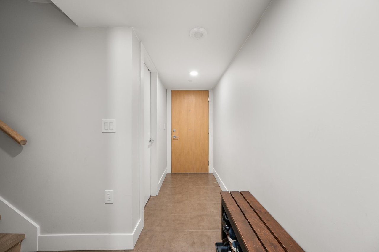 3482 Marine Wy