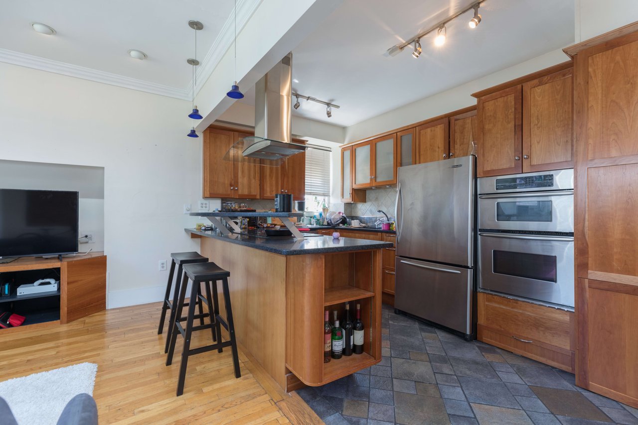 Worcester Square - 2 bed 2 bath with Private Roof Deck and Laundry! July 1 or 15! 