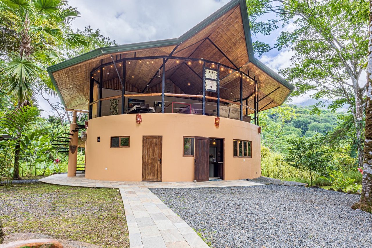 Uvita, Jungle Retreat Center on the Uvita River. Private and 17 Acres