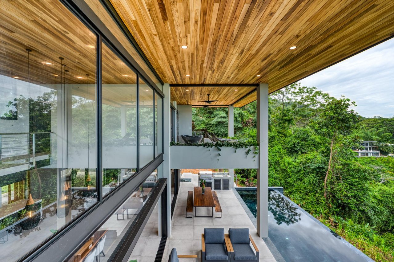 Secluded Tropical Modern Estate, Dominical, Puntarenas