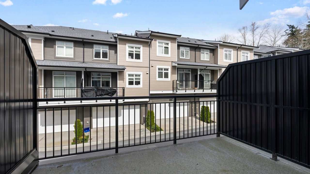 21-2070 Oak Meadows Dr