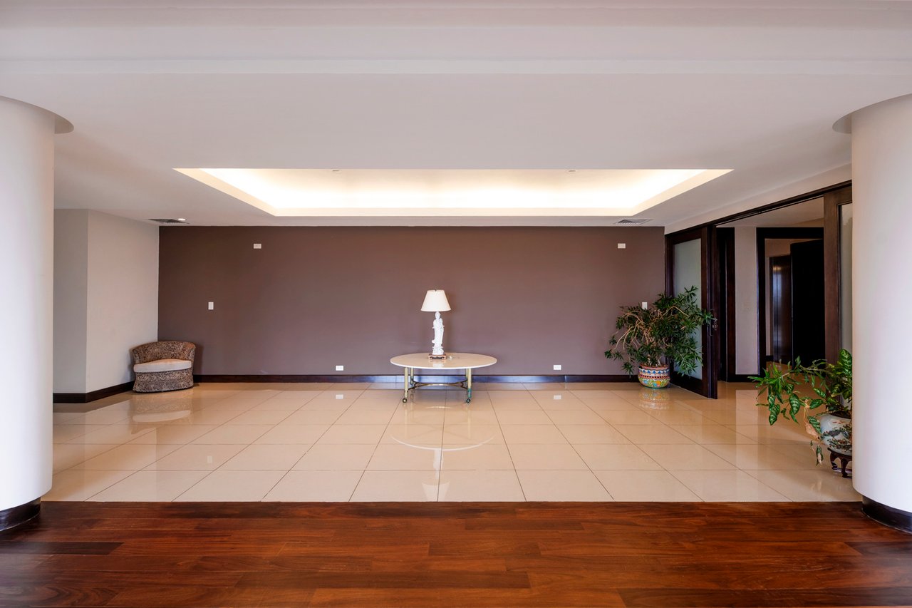 Premier Panoramic City View Penthouse, Escazu, San Jose