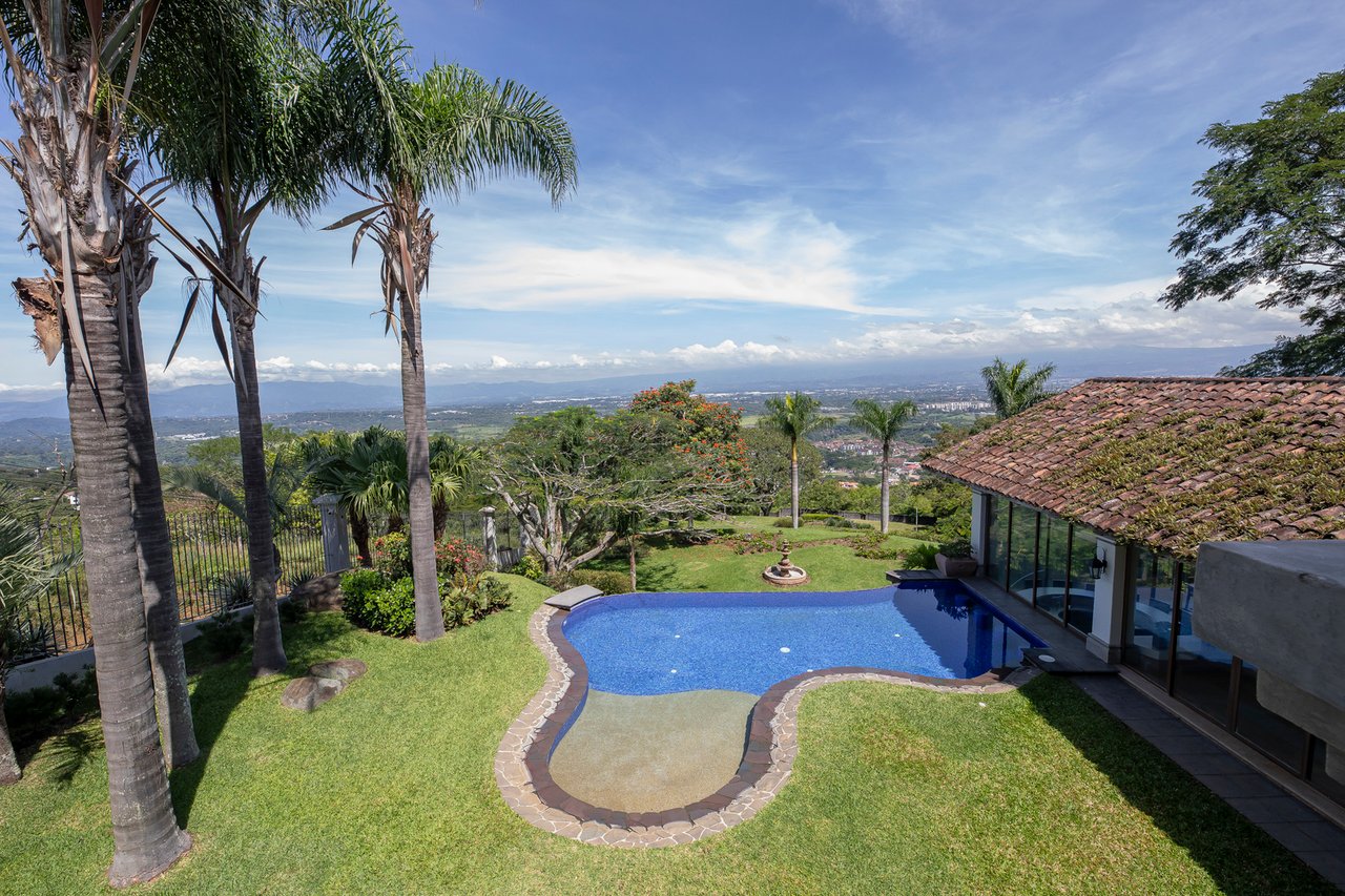 Panoramic View Mountain Estate, Ciudad Colon, San Jose