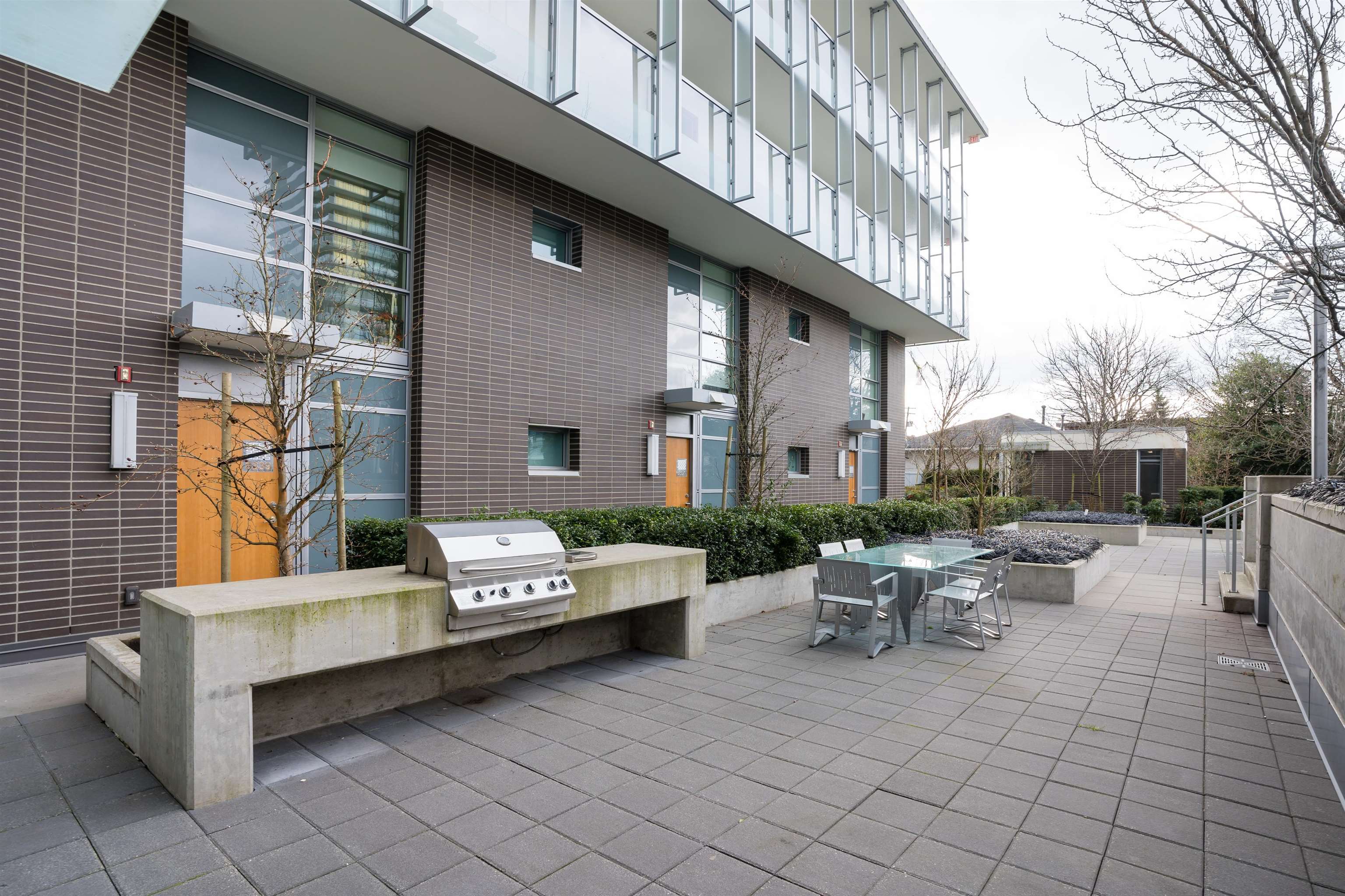 308-6333 Silver Ave