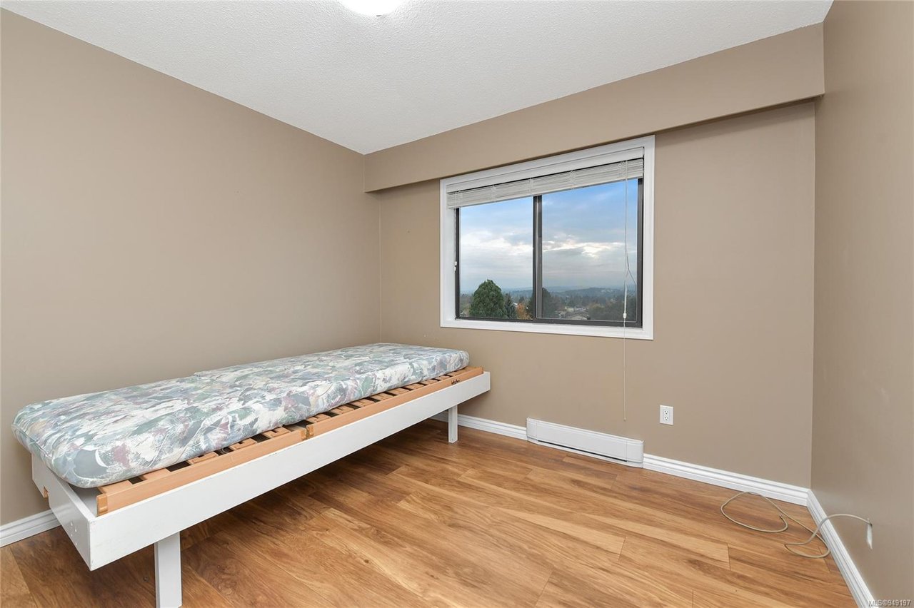 879 Denford Cres