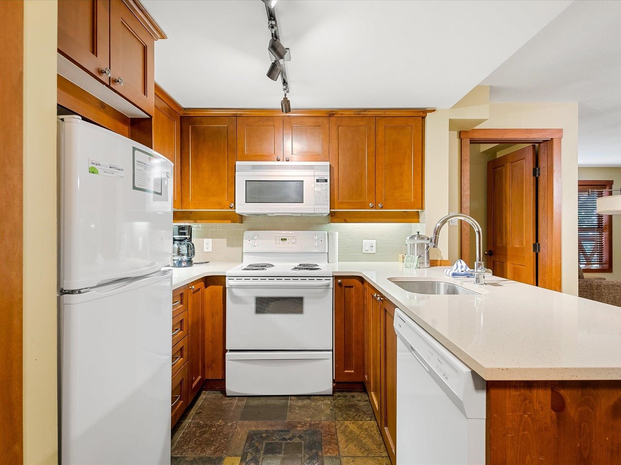 205 G3-4653 Blackcomb Wy