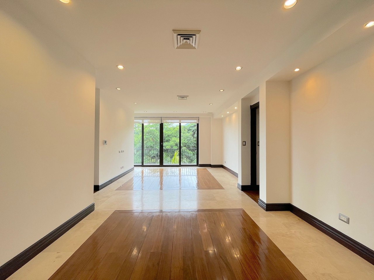 Panoramic Skyline View Condo, Escazu, San Jose