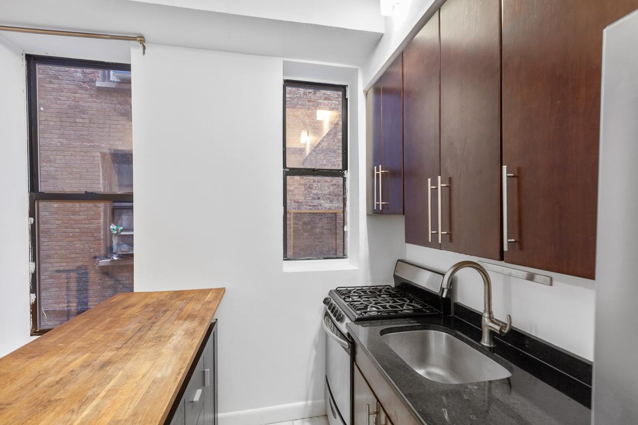 15 West 64th Street, Apt 1-C