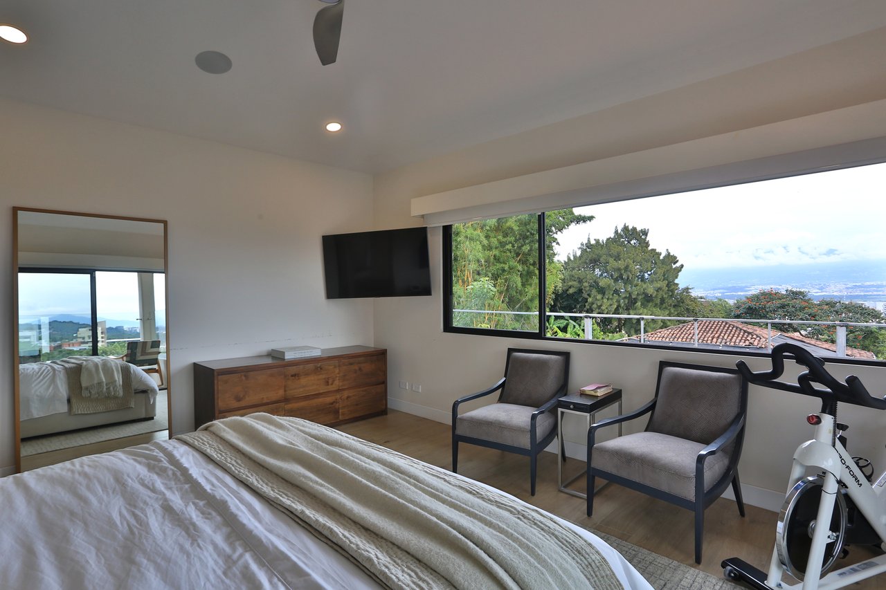 Remodeled Contemporary View Home, Escazu, San Jose