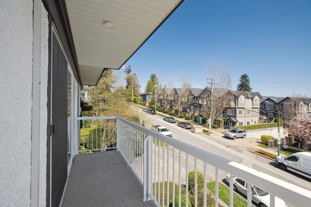 205-371 Ellesmere Avenue, Burnaby