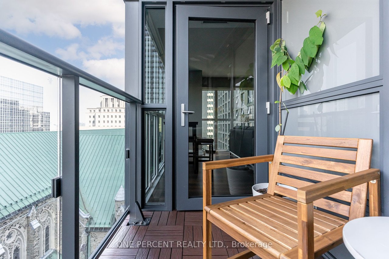 28 Ted Rogers Way 1109