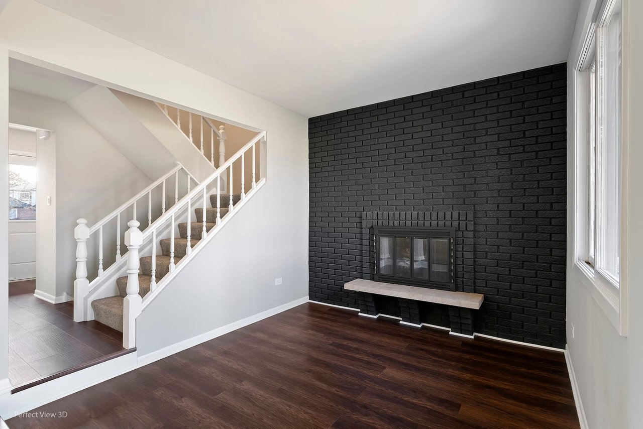 1506 Columbia Ct, Elk Grove Village, IL 60007