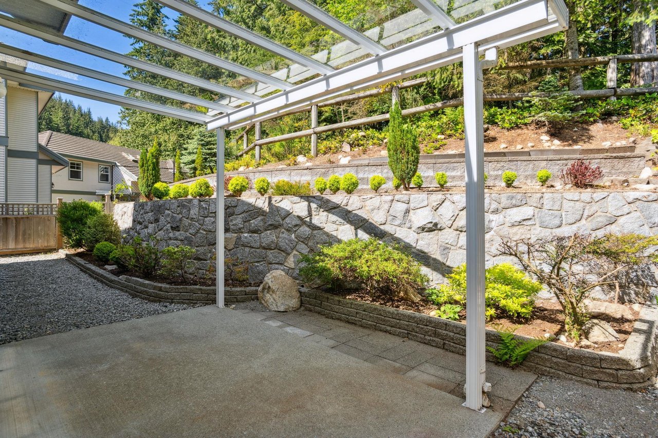 1699 Arbutus Pl