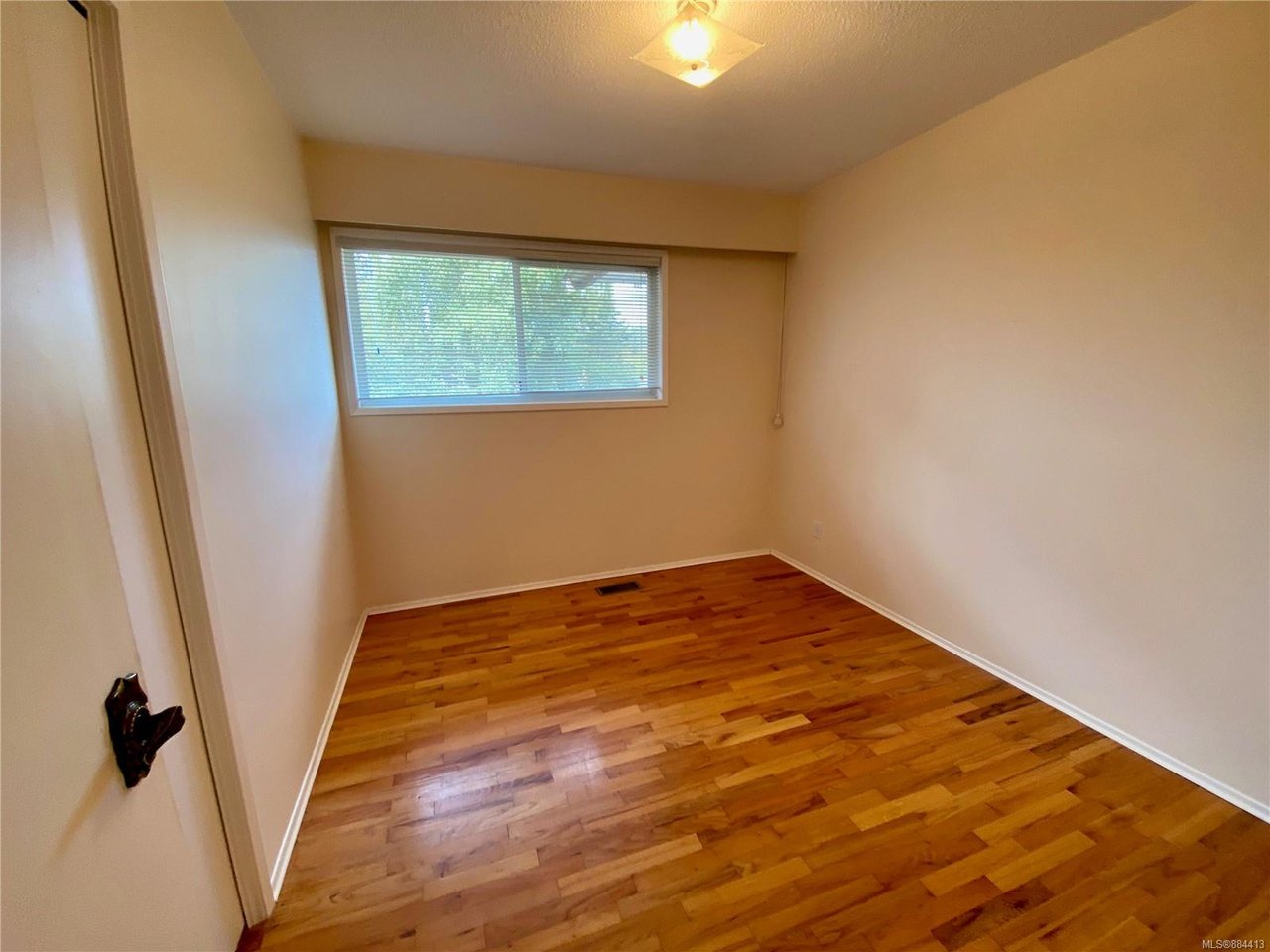 4253 Thornhill Cres