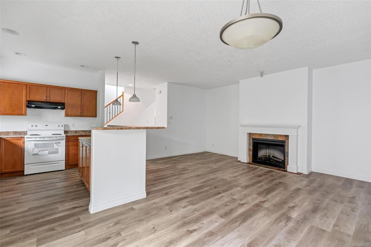 2-1405 Mallek Cres