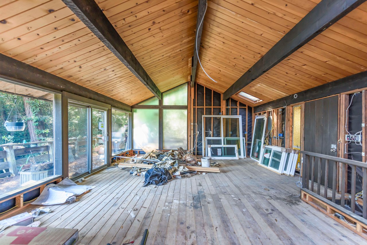 Enchanted and Serene Tree House Property- Represented Seller