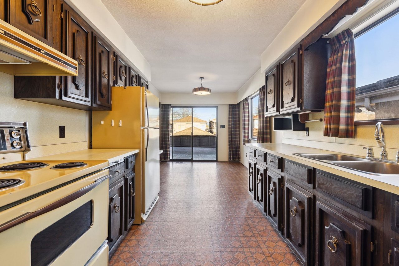 2235 E 51st Avenue, Vancouver