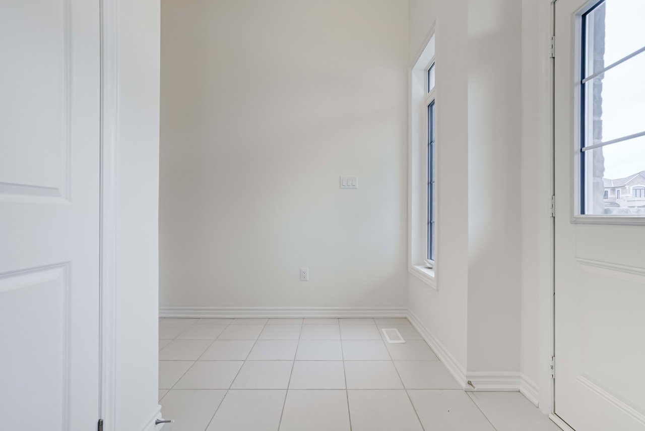 10 Van Wart St