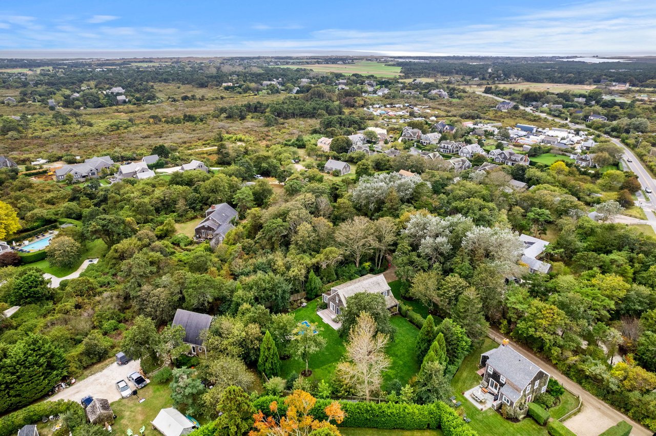 6 Oak Hollow Ln