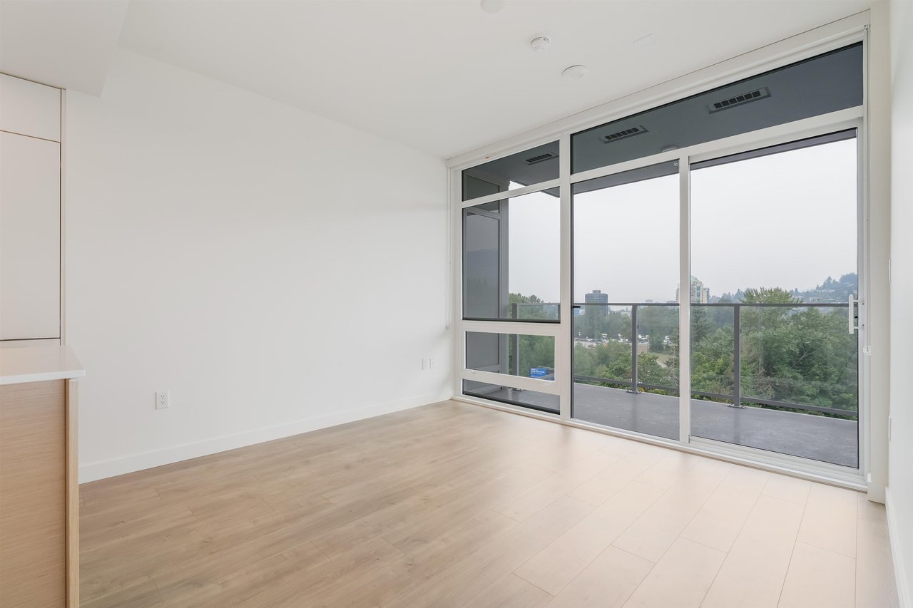 1108-200 Klahanie Ct