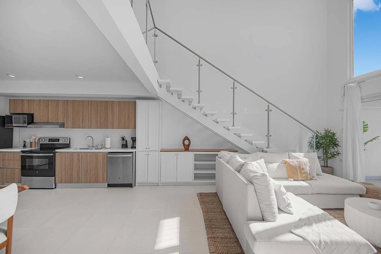 Luxury Oceanview Corner Penthouse, Jaco, Puntarenas
