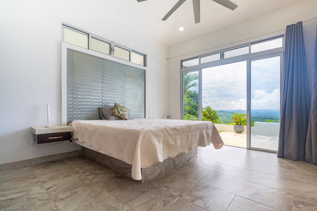 Modern Oceanview Infinity Pool Estate, Ojochal, Puntarenas