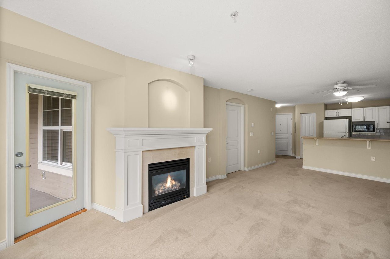 214-960 Lynn Valley Rd