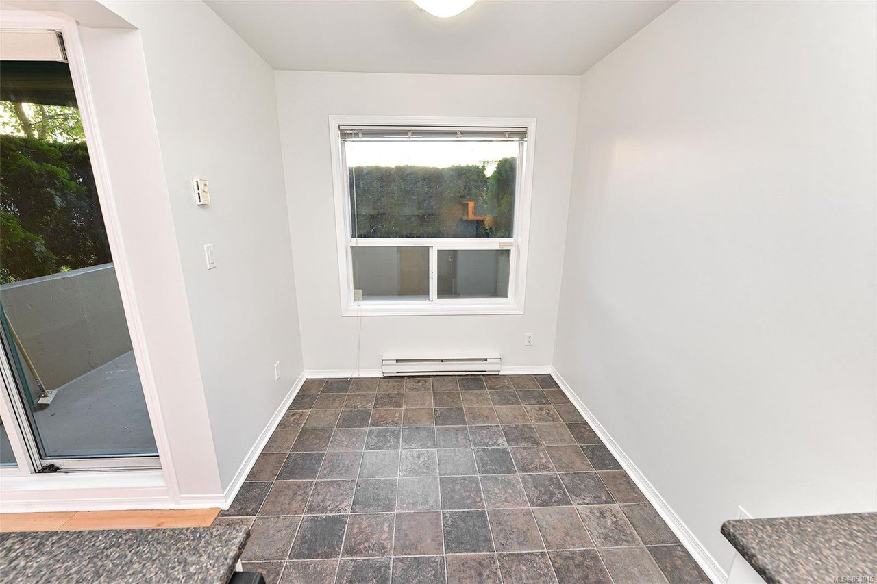 112-898 Vernon Ave, Saanich