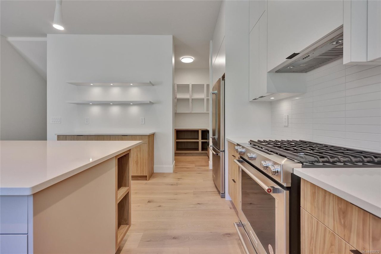 3909 Olympian Wy