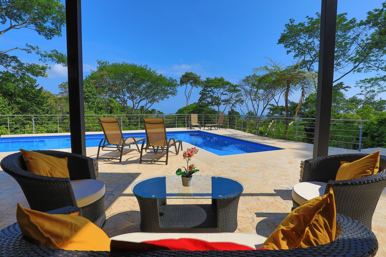 Rainforest Estate with Guest House, Dominical, Puntarenas