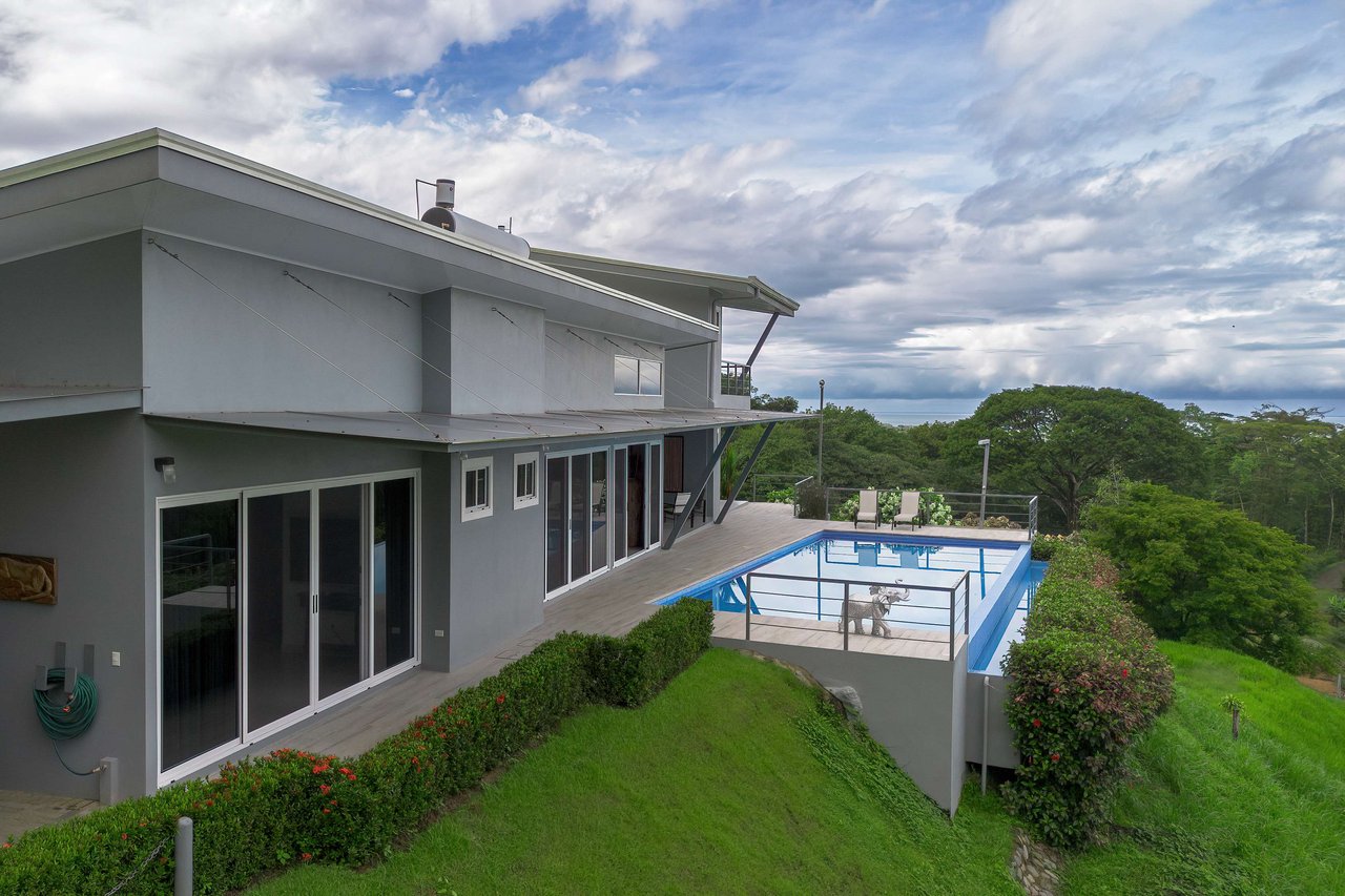 Cloud Nine. Ocean View Estate in Uvita