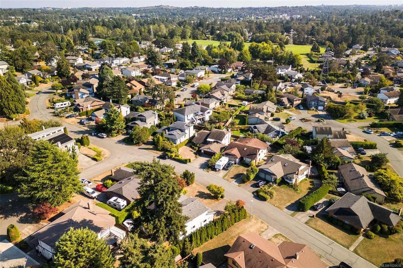 4243 Panorama Dr