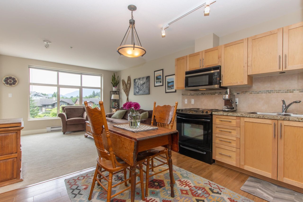 320-1211 Village Green Wy