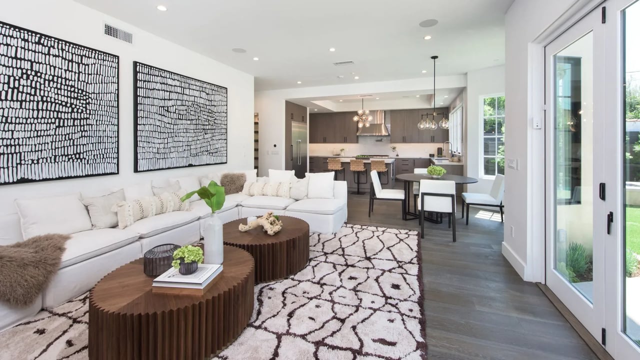 119 N La Jolla Ave