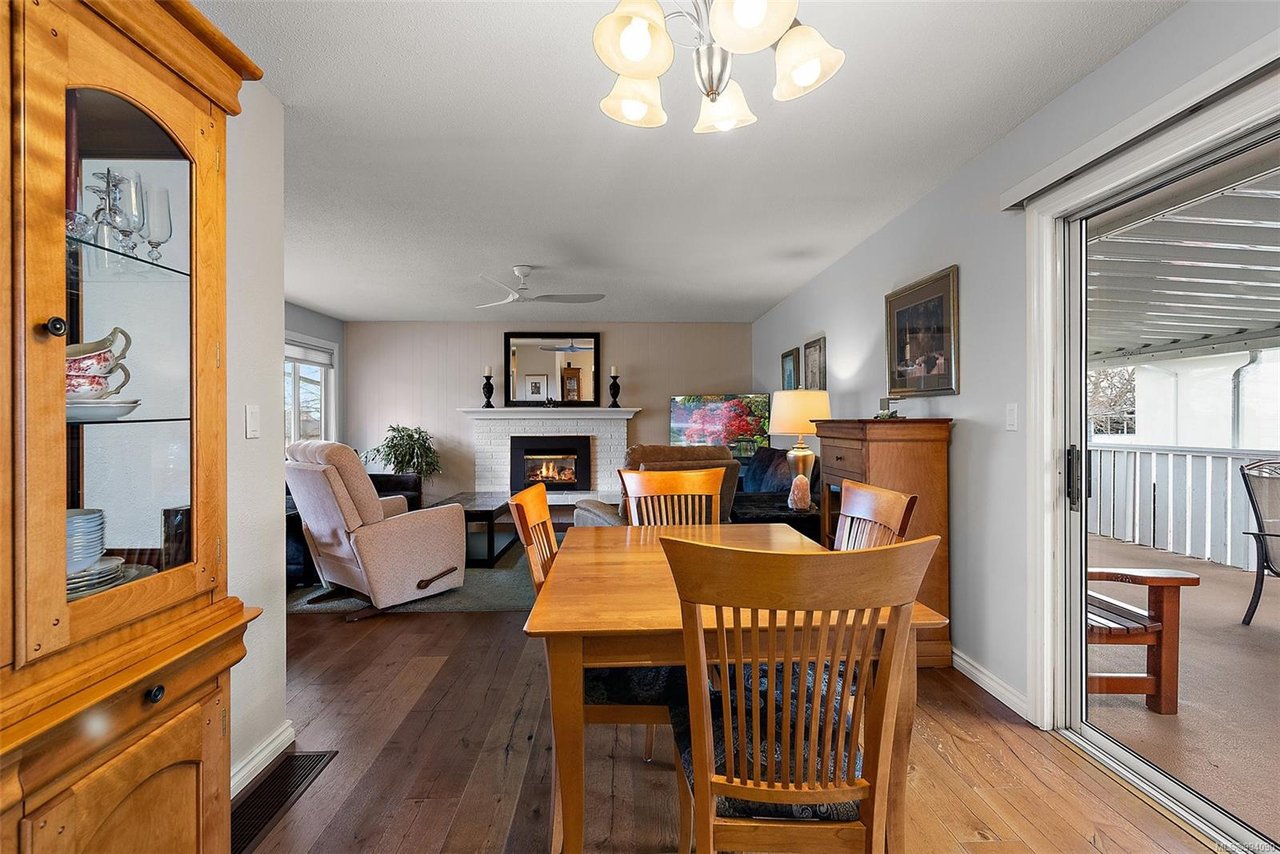 728 Porter Rd, Esquimalt
